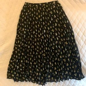 Banana Republic - Pleated Midi Skirt